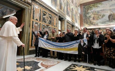 El Papa con la delegación argentina que estará presente en la canonización de Mama Antula